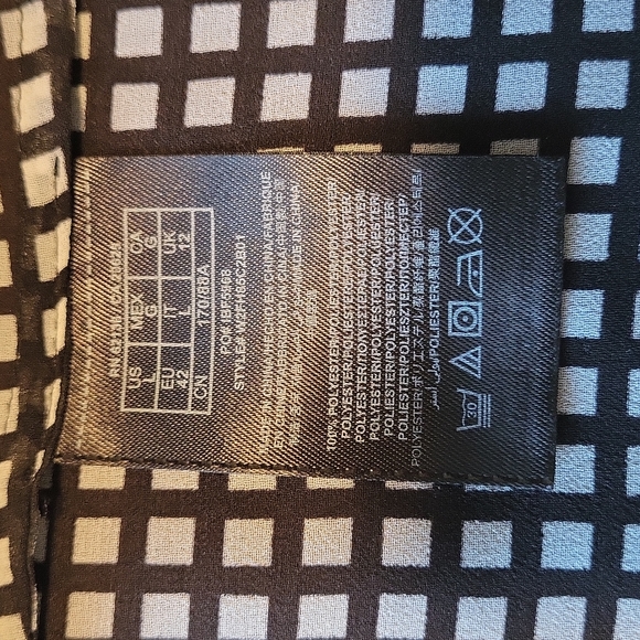 Guess Blouse • Size L - Picture 6 of 7